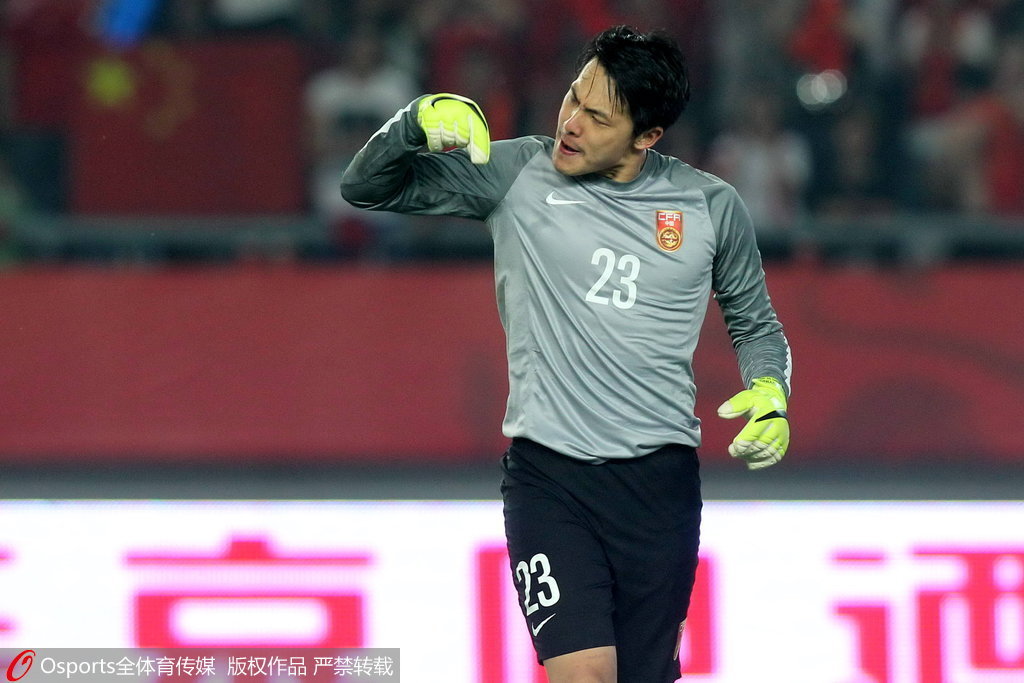  朗斯门将神扑零封强敌 获评本轮最佳球员  